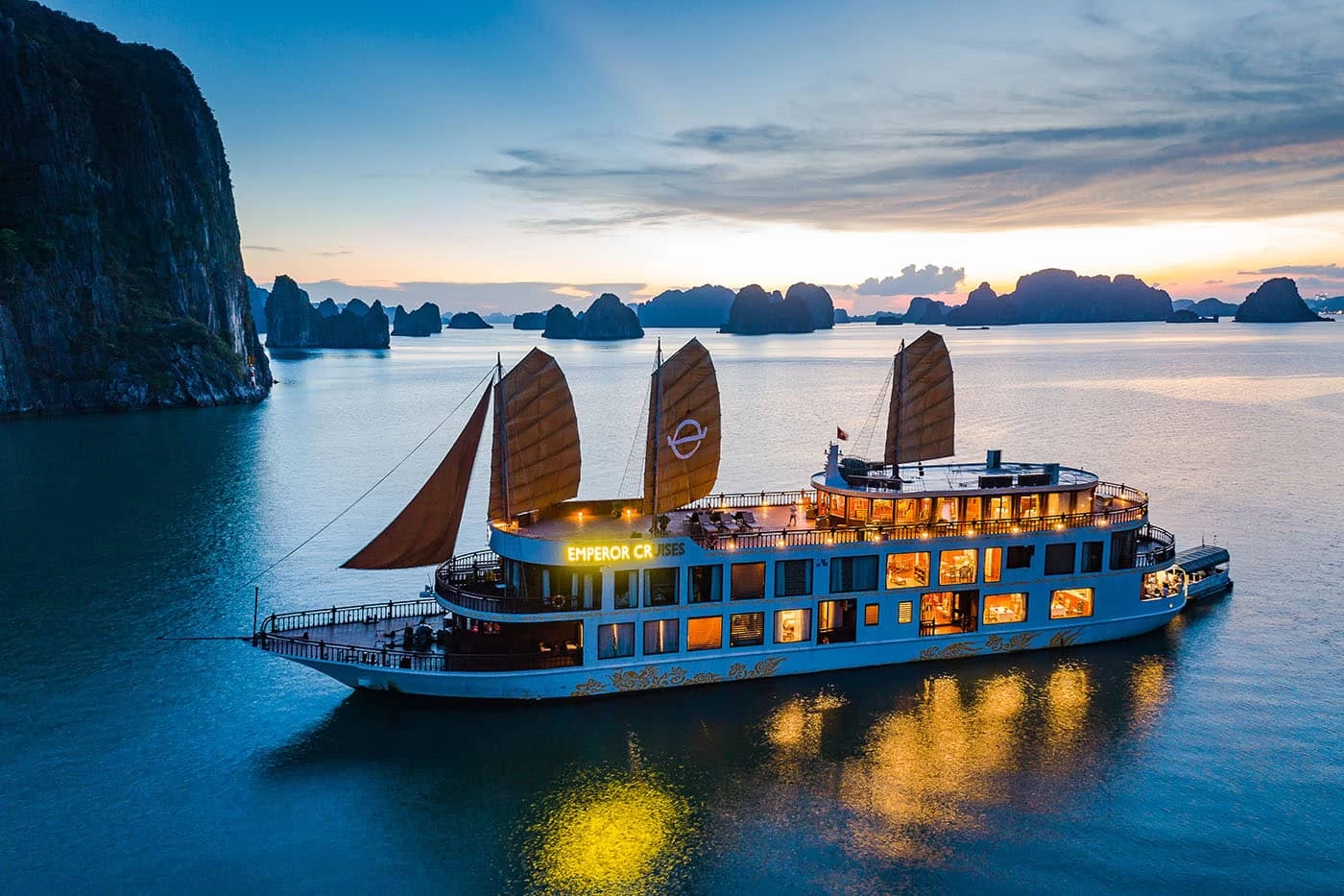 Best Ha Long Bay Cruise Tour - Ula Travel - alive & feelings