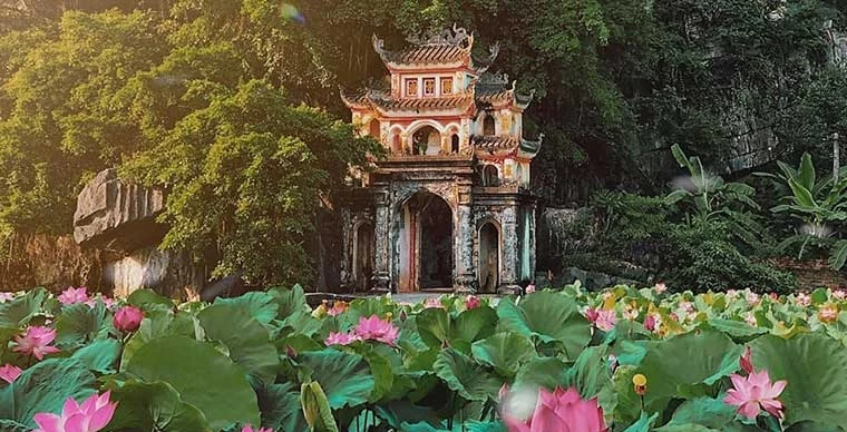 Bich Dong Pagoda