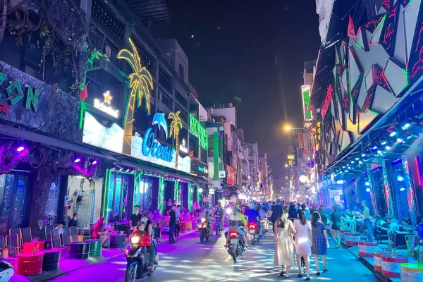 Bui Vien walking street