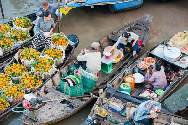 Cai Rang floating market