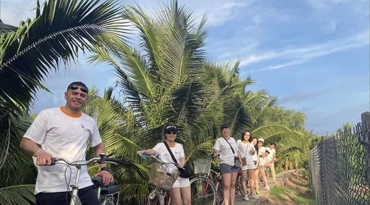 Cycling to explore Ben Tre