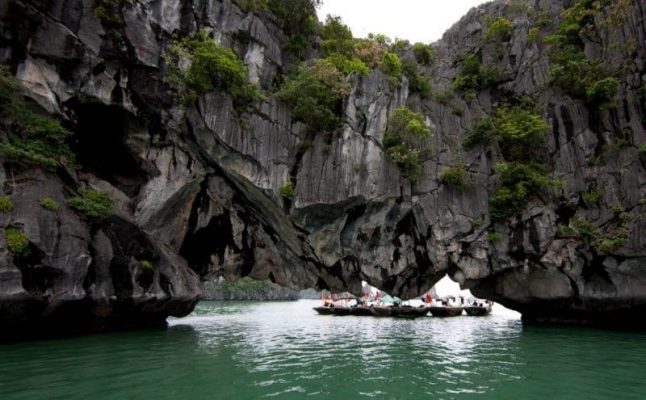 Luon Cave is a favorite kayaking spot for tourists.