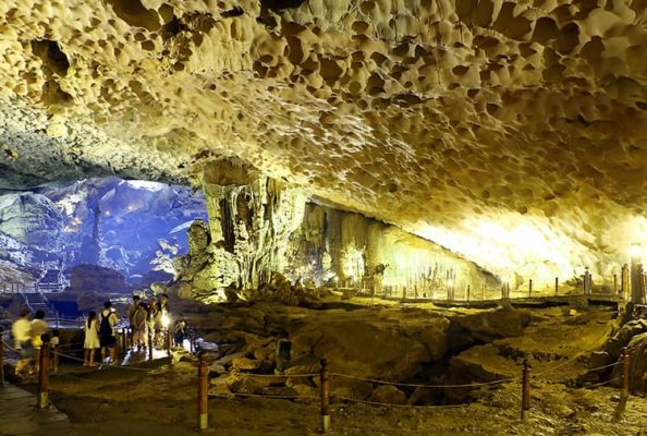 The width of Sung Sot Cave is likened to the Opera House