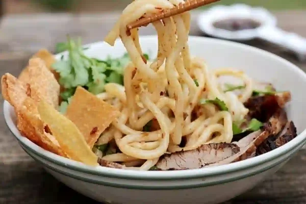 Cao Lau - typical dish of Hoi An cuisine