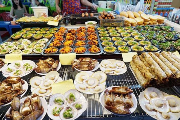 Duong Dong market is an ideal place to experience Phu Quoc cuisine