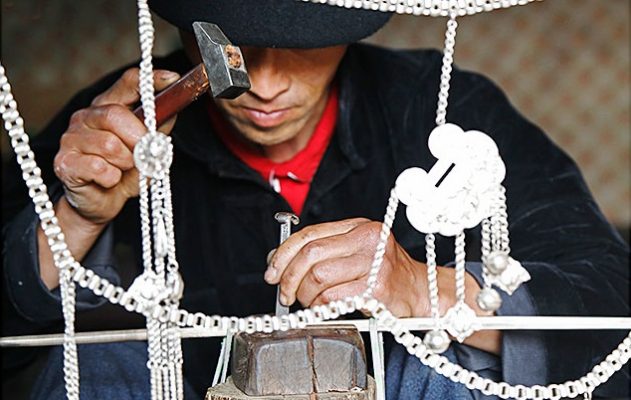 Ha Giang preserves the essence of H'Mong silver carving craft