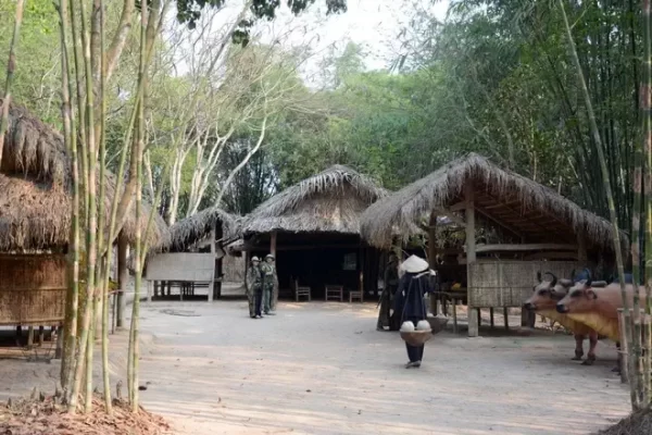 Recreates the countryside in Cu Chi during the war