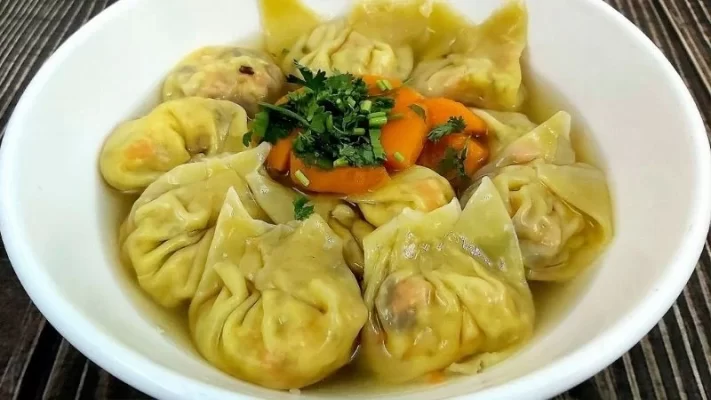 Wonton is a dish originating from China and introduced to Hoi An cuisine