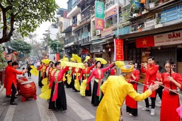 Bach Ma Temple Festival in Hanoi