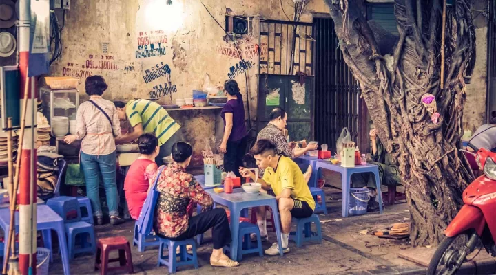 Let's explore the best street food in Hanoi