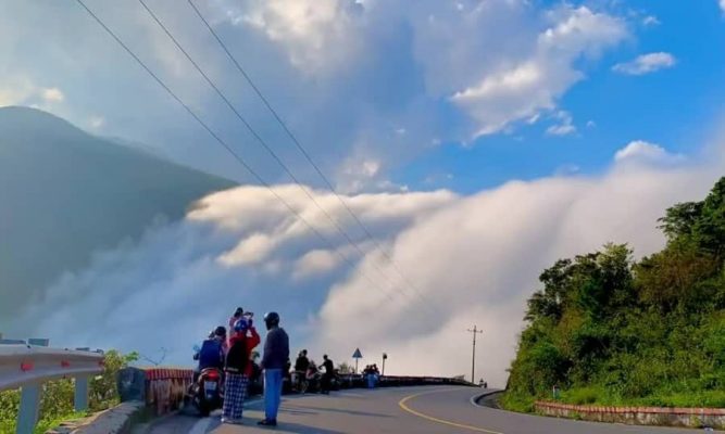 Sea of clouds at Hai Van pass