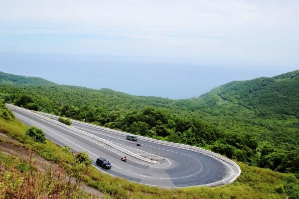 The bend known as death attracts many tourists