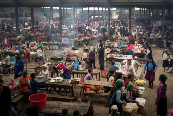 The bustling atmosphere at the market in the early morning