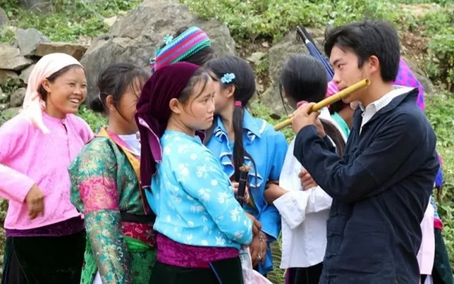 The young man used the flute to express his love