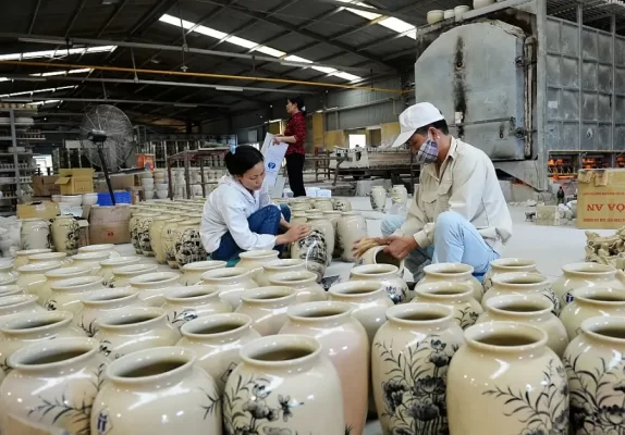 Working scene in a Bat Trang pottery workshop