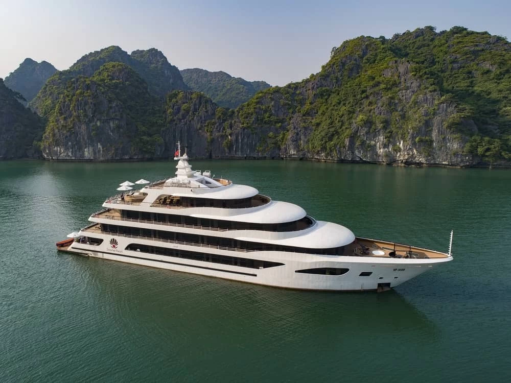 Halong Bay Cruise – Experience Ultimate Serenity Now 2024