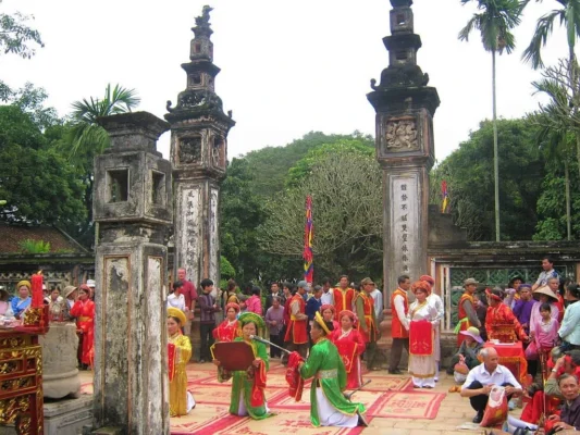 Hoa Lu Festival is the biggest festival in Ninh Binh held annually.