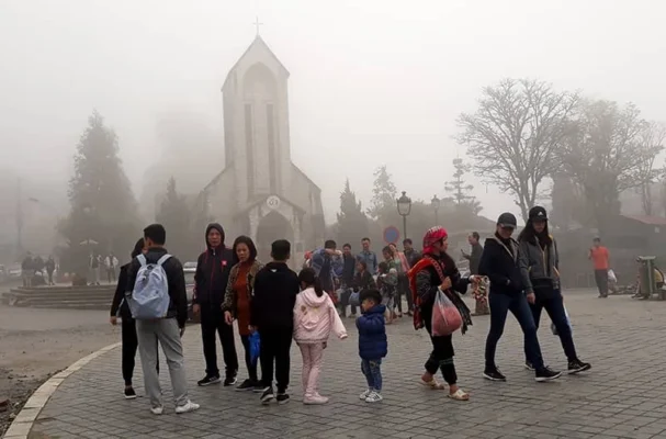 Sapa climate is quite cold in winter and has a lot of fog.