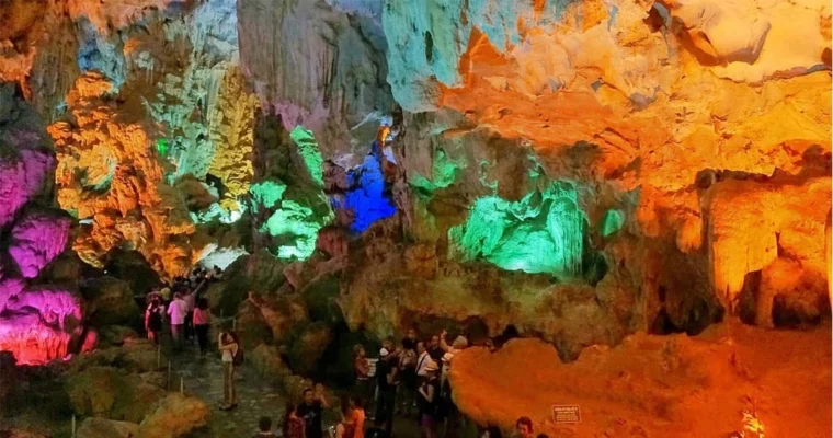 Thien Cung Cave