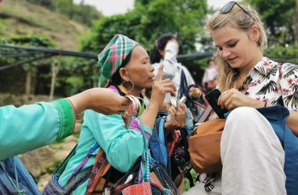 Tourists to Sapa will have the opportunity to interact with indigenous ethnic minorities.