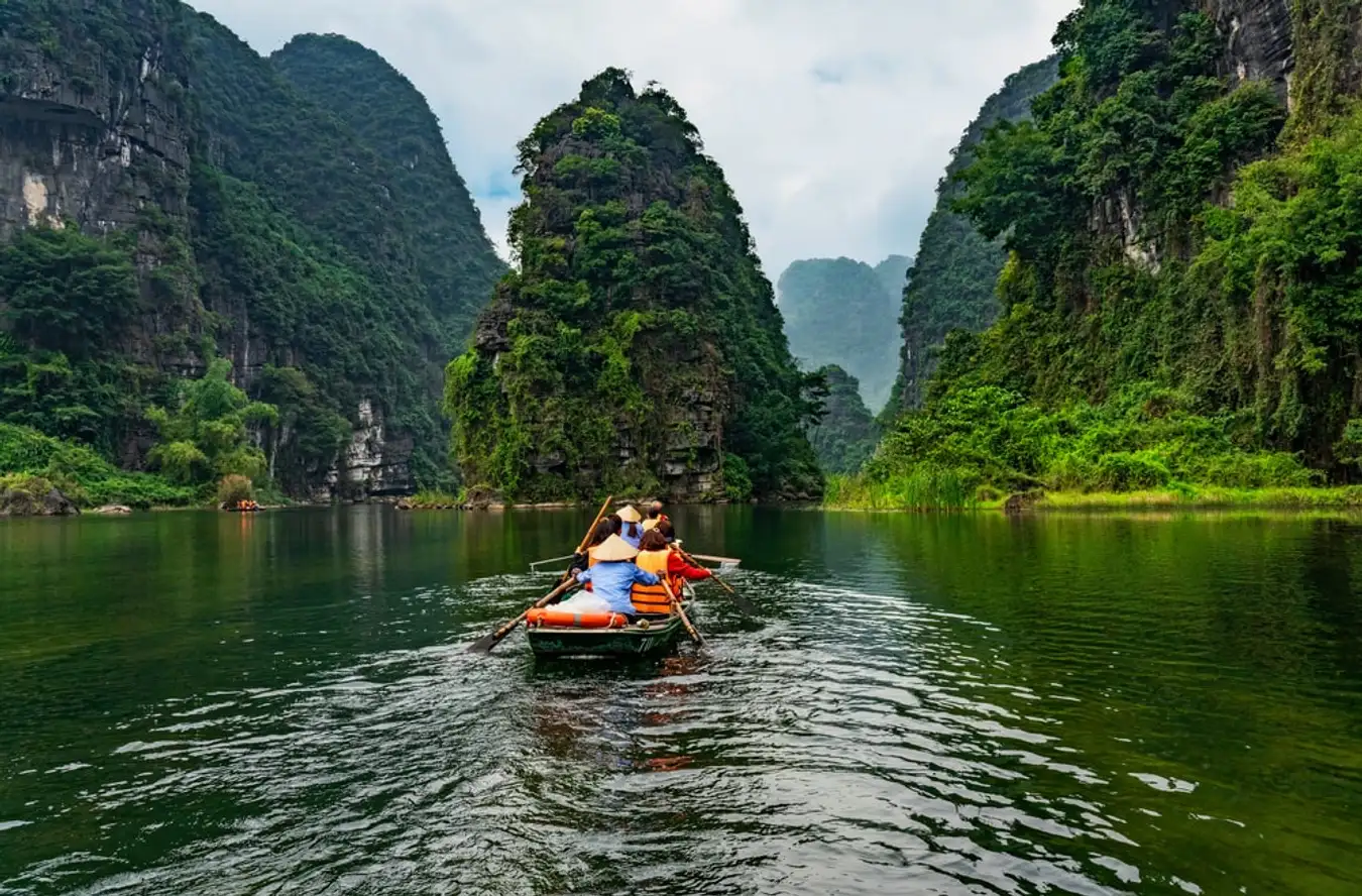 Explore Trang An’s Breathtaking Natural Wonder 2024