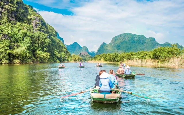 Boat Tour is an indispensable experience when visiting Thung Nham.