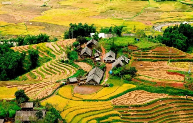 Ta Van Village is located away from the hustle and bustle of Sapa town.