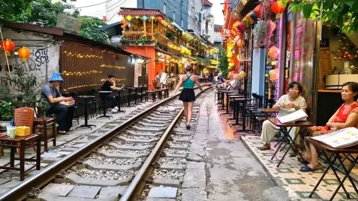 Hanoi Train Street