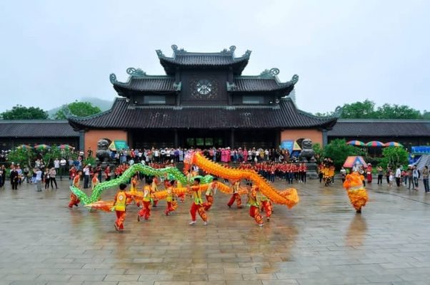 Bai Dinh Pagoda Festival represents the deep beliefs of Vietnamese people.