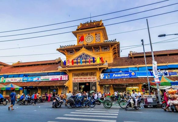 Binh Tay Market, with its cultural blend with the Chinese, brings a different experience.