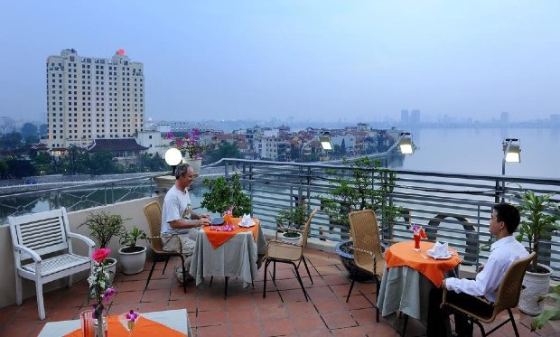 Hotels in West Lake have very impressive views.