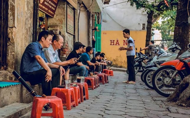 Sidewalk coffee shops give you a very interesting experience.