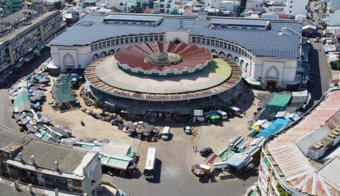 Dam Market from above.