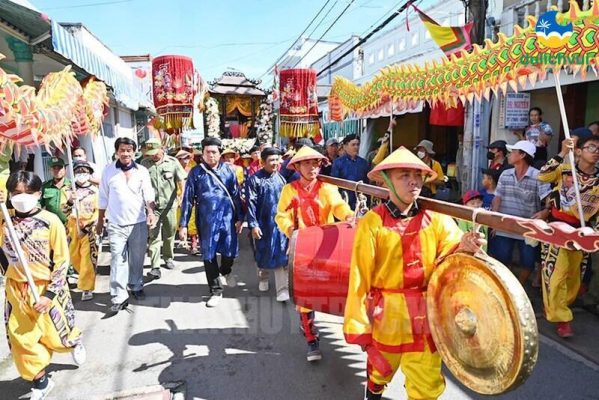 Dinh Cau Temple Festival