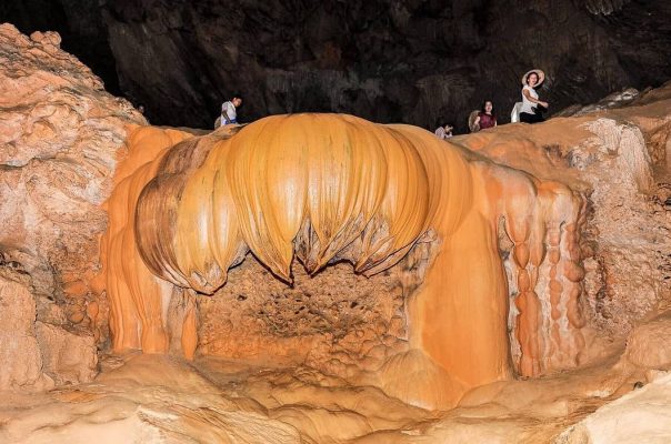 Nguom Ngao Cave