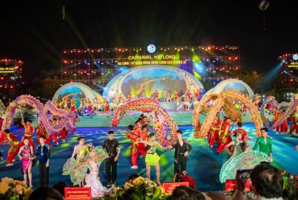 Opening Ceremony of Carnaval Halong